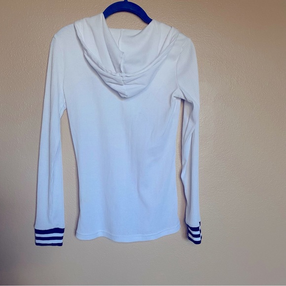 Almost Famous pull over white sweater. Ribbed and light weight. Size M. - Picture 5 of 7